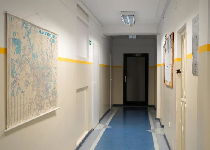 Dom Studencki Zodiak Hostel *