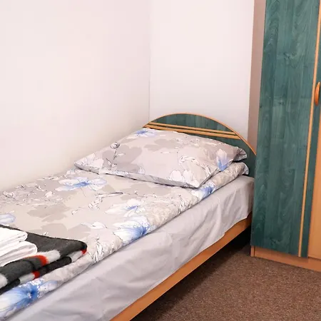 Dom Studencki Zodiak ホステル